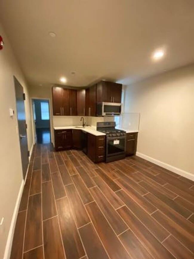 Photo - 826 Reed St Apartment