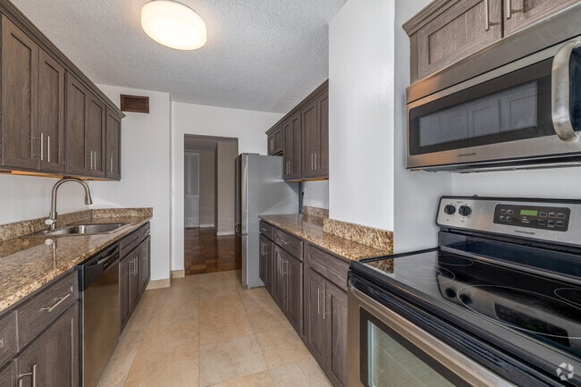 2BR, 2BA - 1,537SF - Kitchen - The PIERRE Apartments