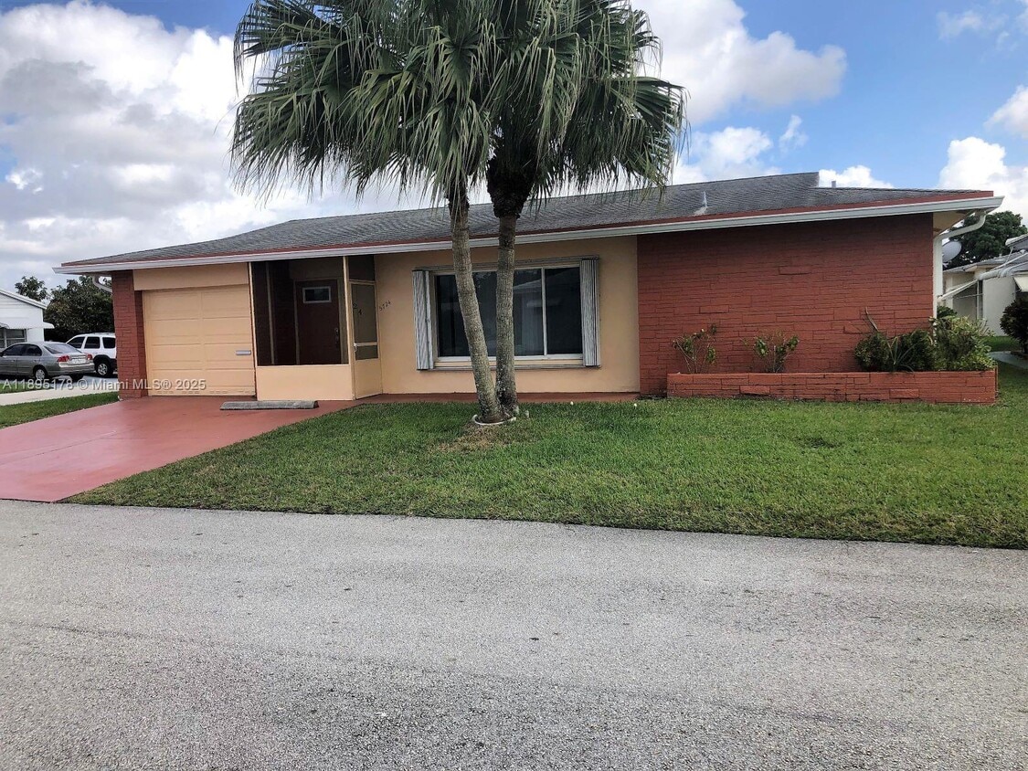 Foto principal - 5724 NW 87th Ave