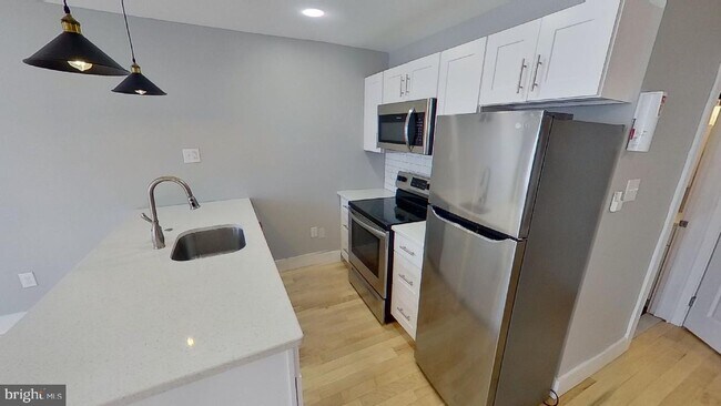 Building Photo - 5429 Master St