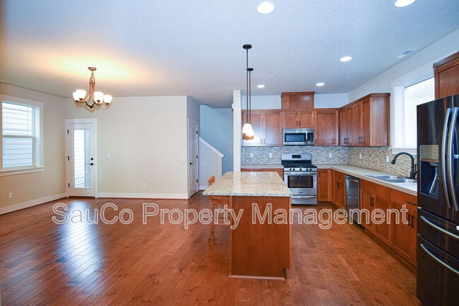 Building Photo - 14983 NW Cosmos St