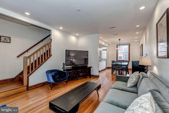 Foto del edificio - 2235 39th Pl NW