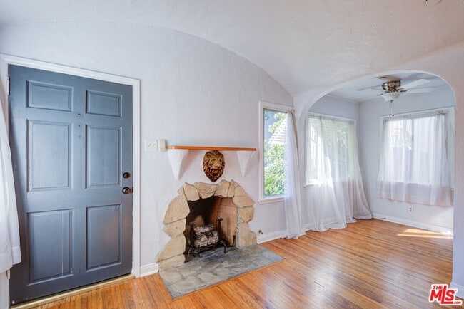 Foto del edificio - 4174 Ince Blvd