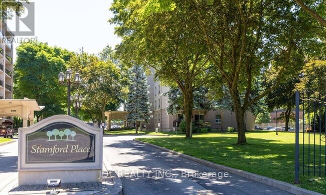 Photo du bâtiment - 6400-6400 Huggins St