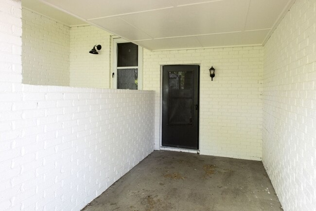 Building Photo - 2921 Torbett St