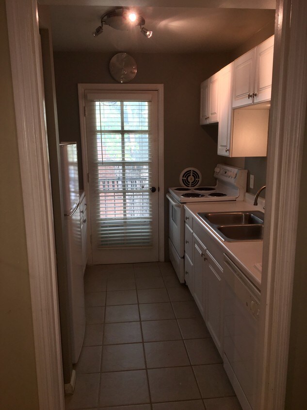 444 Chapel Ridge Dr, Hazelwood, MO 63042 Condo for Rent in Hazelwood, MO