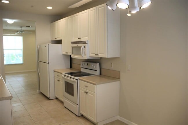 Building Photo - 1526 Limetree Bay Ave