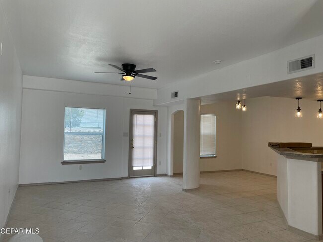 Foto del edificio - 12325 Tierra Arena Dr