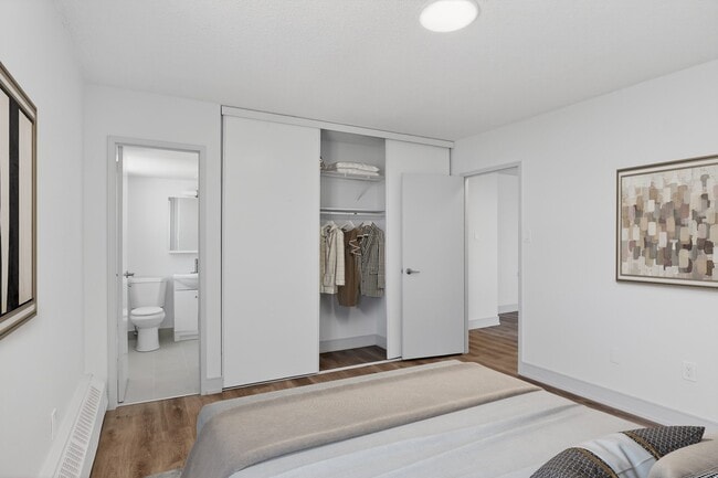 Building Photo - 77 Davisville