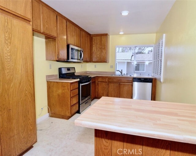 Building Photo - 2470 Coventry Cir