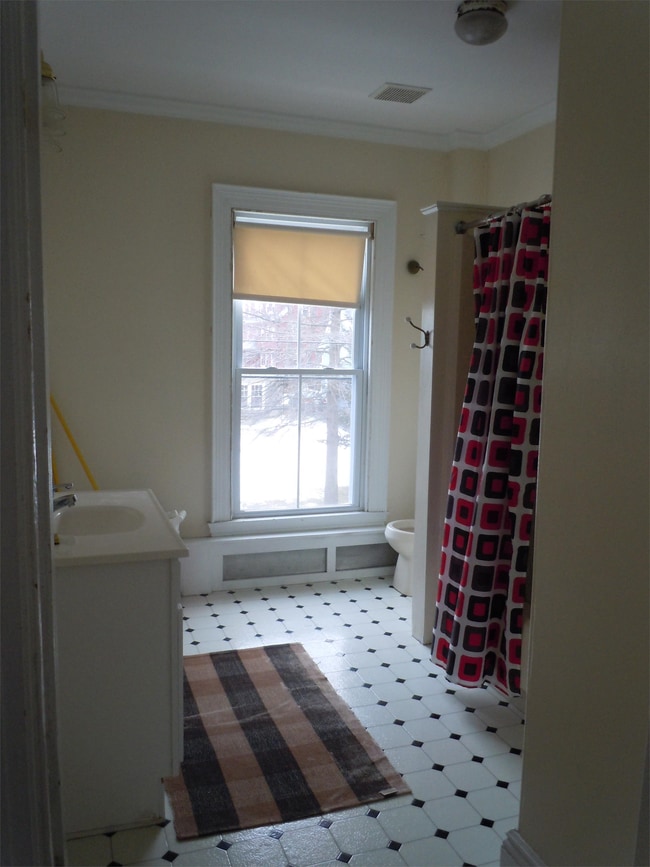 Building Photo - 43 Fessenden St