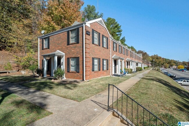 Building Photo - 1710 Valley Ave