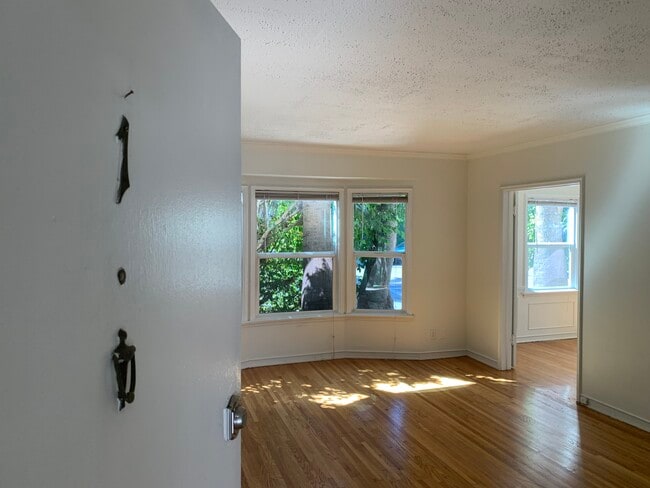 Foto del edificio - 416 N Doheny Dr