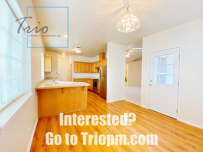 Foto del edificio - 2970 Dahlia Ln