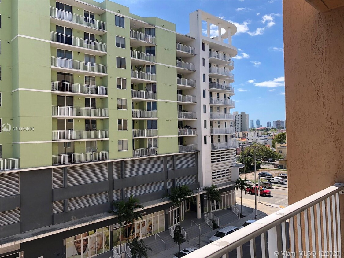 Foto principal - 218 NW 12th Ave