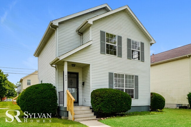 Foto del edificio - Come view this charming 3BR 1.5BA home