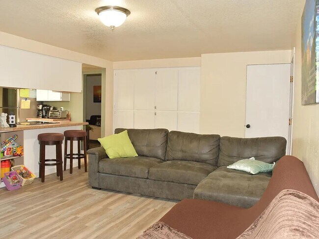 Foto del edificio - 990 NW 178th Ave