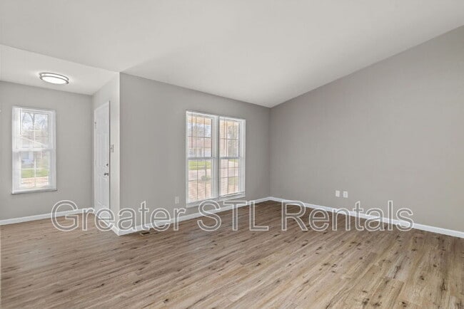 Building Photo - 208 Laurelwood Dr