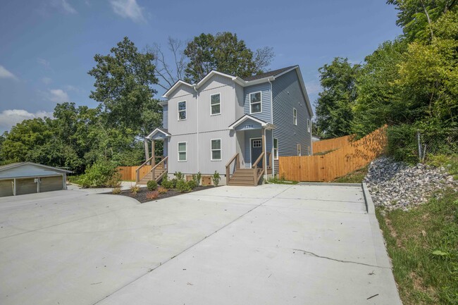 Building Photo - 3353 Lay Ave