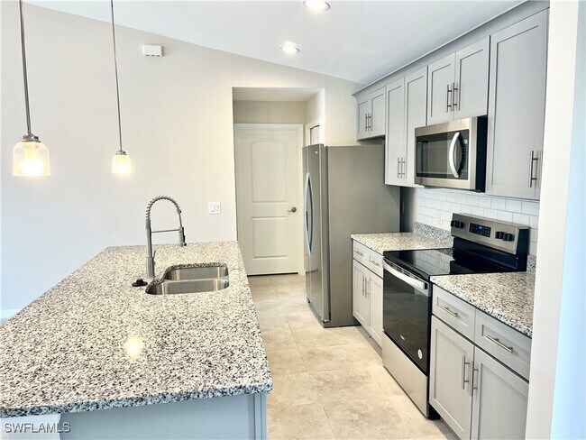 Foto del edificio - 2538 NW 24th Pl
