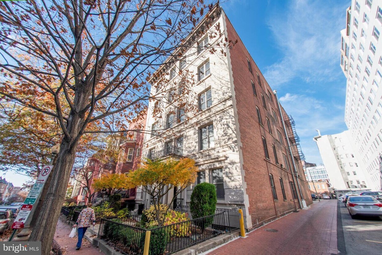 Primary Photo - 2007 O St NW