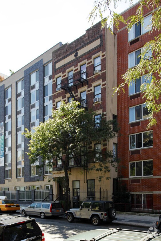 Building Photo - The Lenora