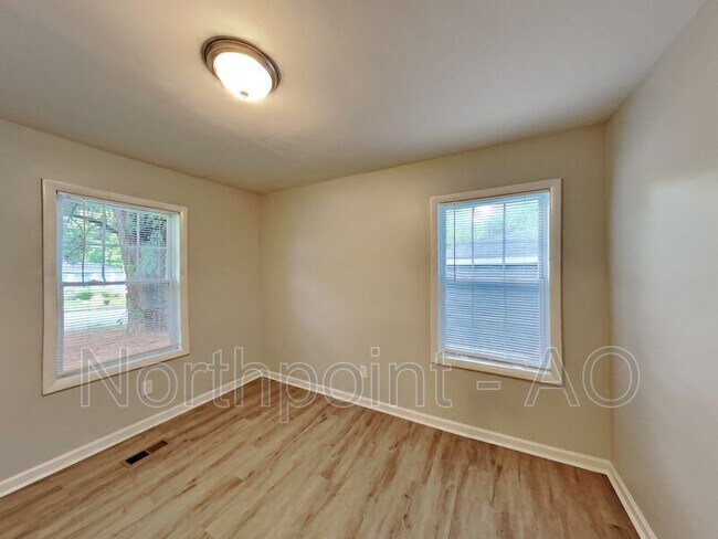 Foto del edificio - 2797 Revere Dr NW