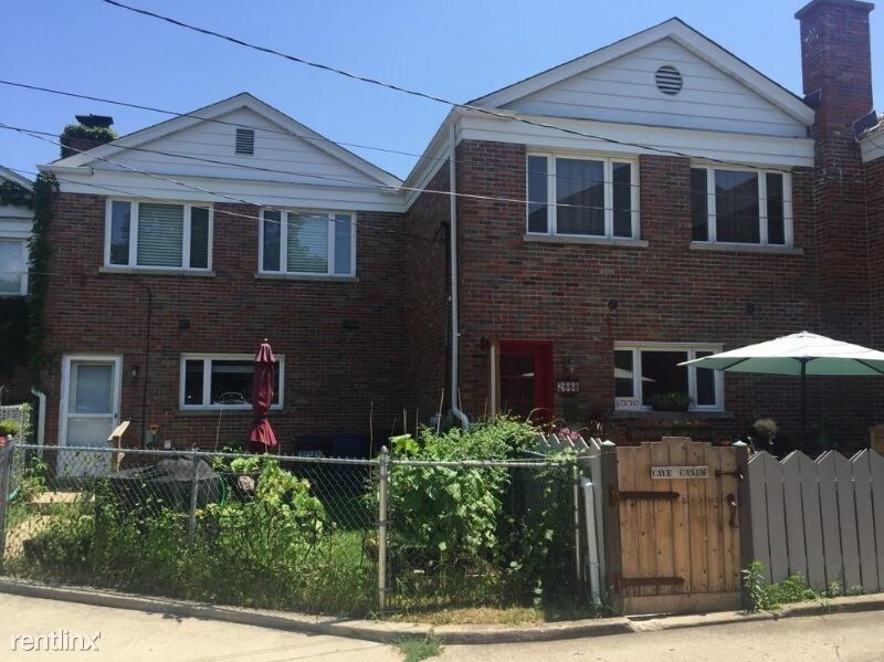 Primary Photo - 3 br, 1.5 bath Townhome - 2670 Gross Point Rd
