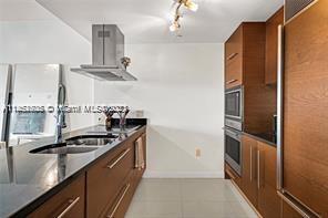 Building Photo - 495 Brickell Ave