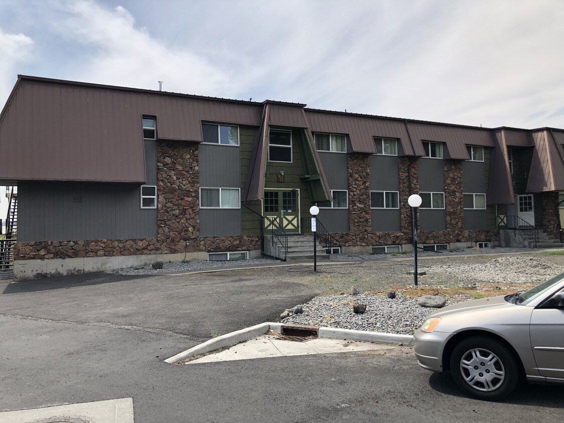 27 NW 12th St, Pendleton, OR 97801 Condo for Rent in Pendleton, OR