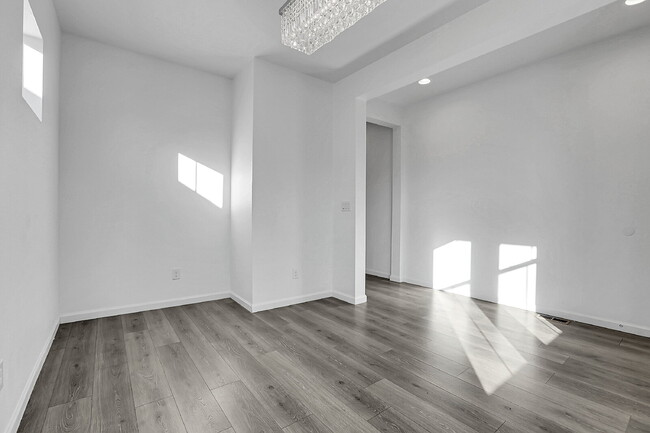 Building Photo - $3,150.00, 4-bed, 3.5-bath, located in Aurora with beautiful finishes.