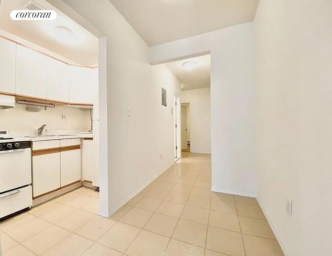 Building Photo - 524 W 50th St