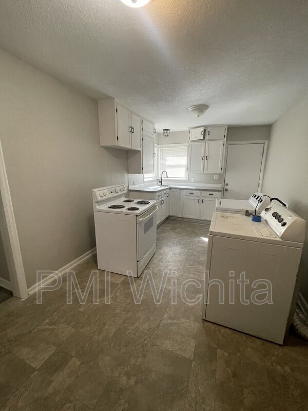 Foto del edificio - 1851 S Grove St