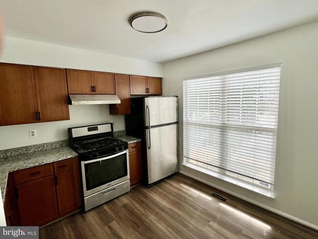 Building Photo - 422 Nikki Terrace SE