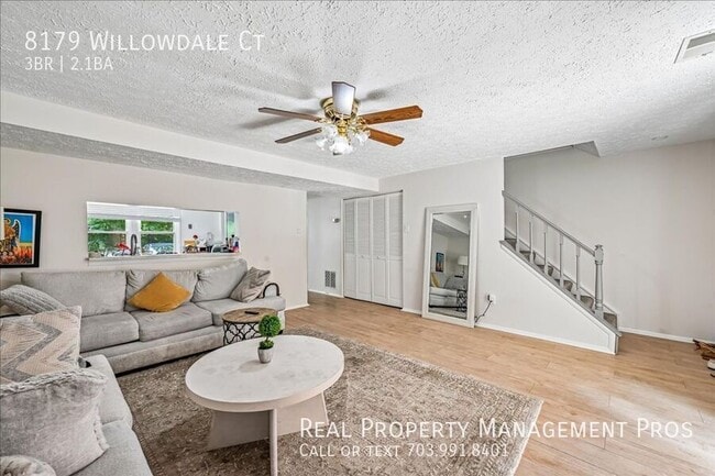 Foto del edificio - 8179 Willowdale Ct
