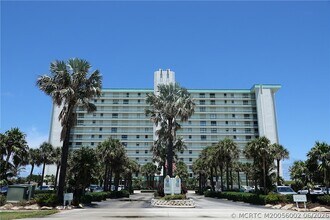 Building Photo - 9940 S Ocean Dr