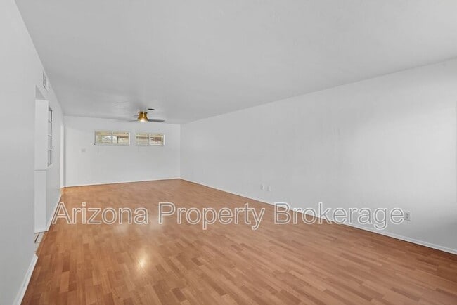 Building Photo - 2110 S Granada Dr