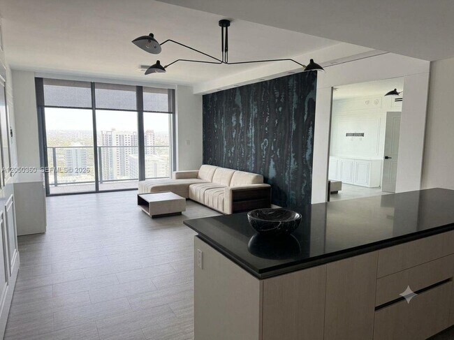 Building Photo - 1000 Brickell Plaza
