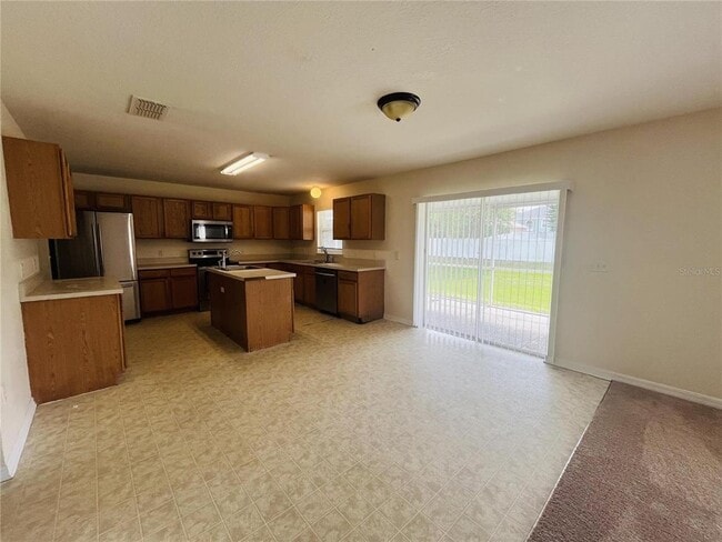 Building Photo - 102 Evergreen Dr