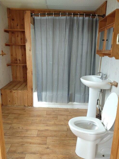 Foto del edificio - 656 W Avon St