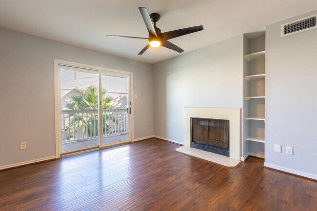 Foto del edificio - 2750 Holly Hall St