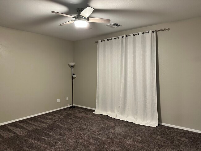 Habitación privada disponible - 6272 Barn Owl Ave