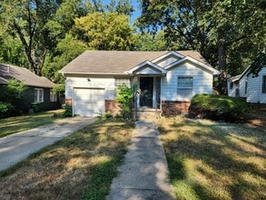 Building Photo - 1112 N Taylor St
