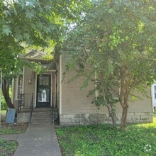 Building Photo - 1005 W 3rd St