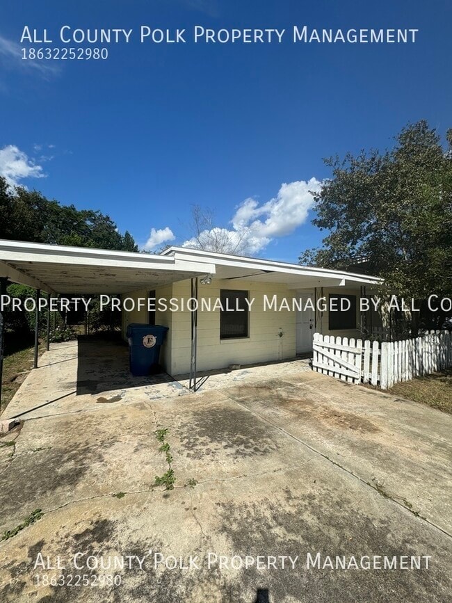 Building Photo - Fantastic 4 Bedroom Home in Frostproof!