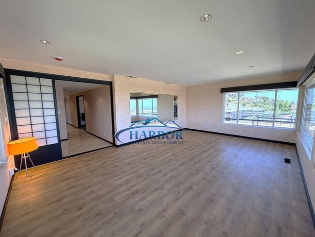 Building Photo - 2315 Sparta Dr