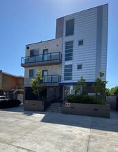 Building Photo - 953 Normandie Ave
