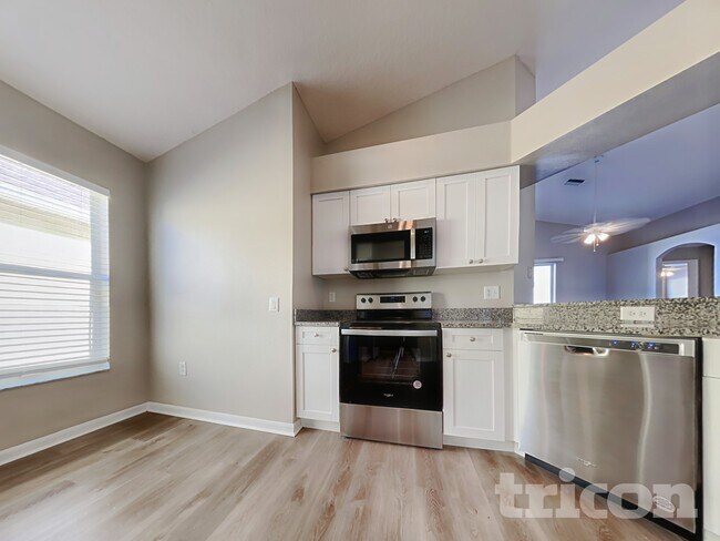 Building Photo - 10041 Creek Bluff Dr