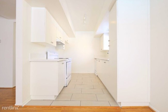 Foto del edificio - 14315 Moorpark St