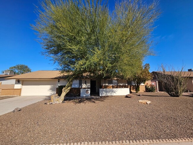 Updated 4BR Home | Pool + 2 Car Garage | Single Level - Updated 4BR Home | Pool + 2 Car Garage | Single Level
